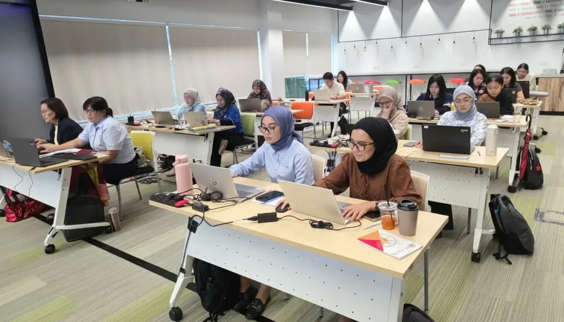 Corporate training cohort during a live HRD Corp claimable session